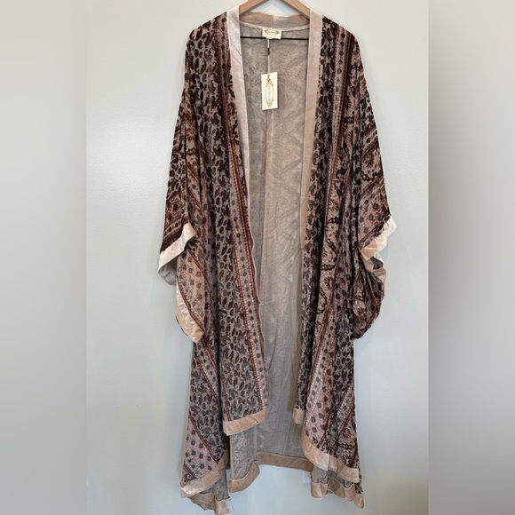 JOYFOLIE Alanis Kimono - Picture 3 of 13